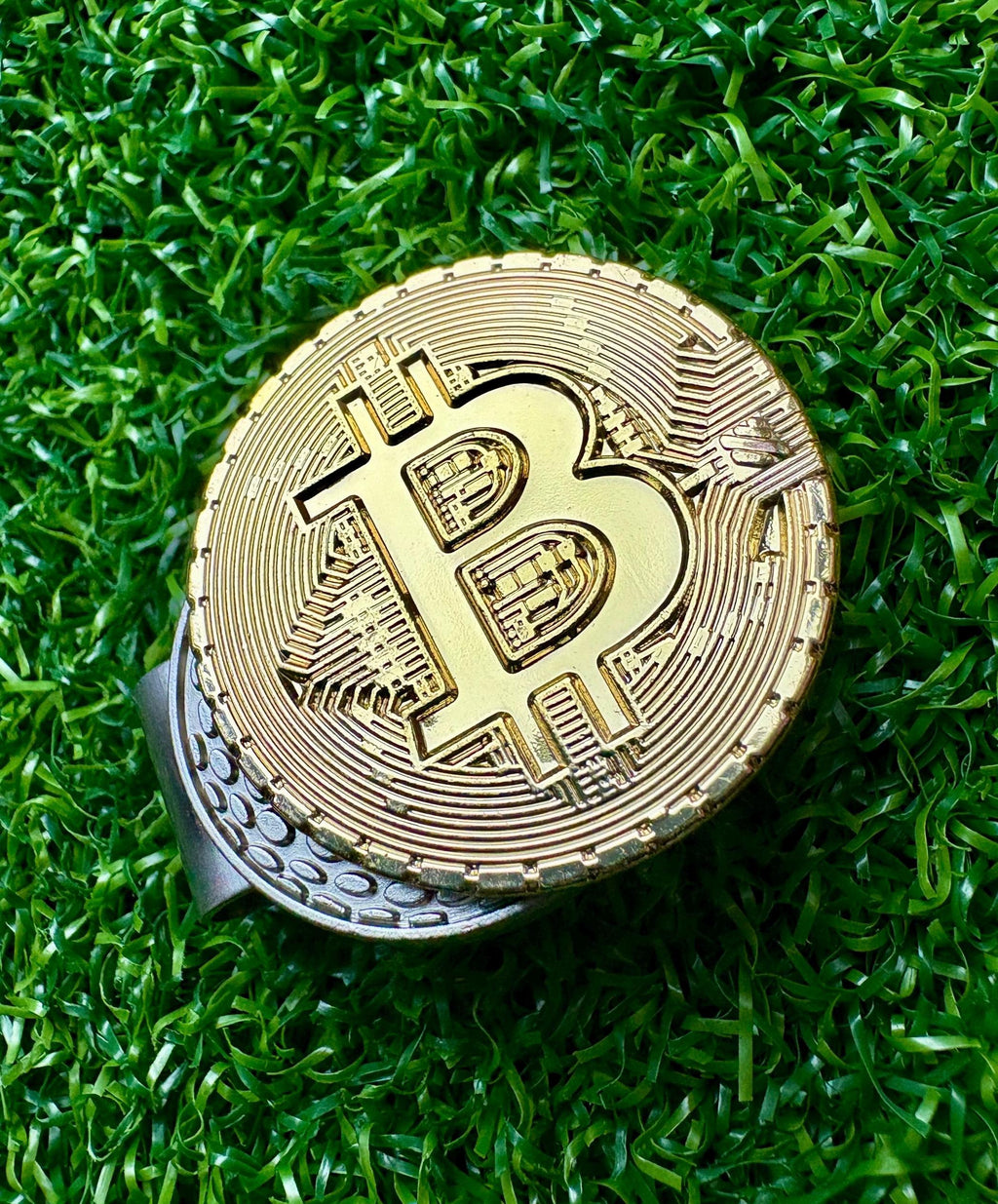 Bitcoin-style golf divot tool/pitch fork