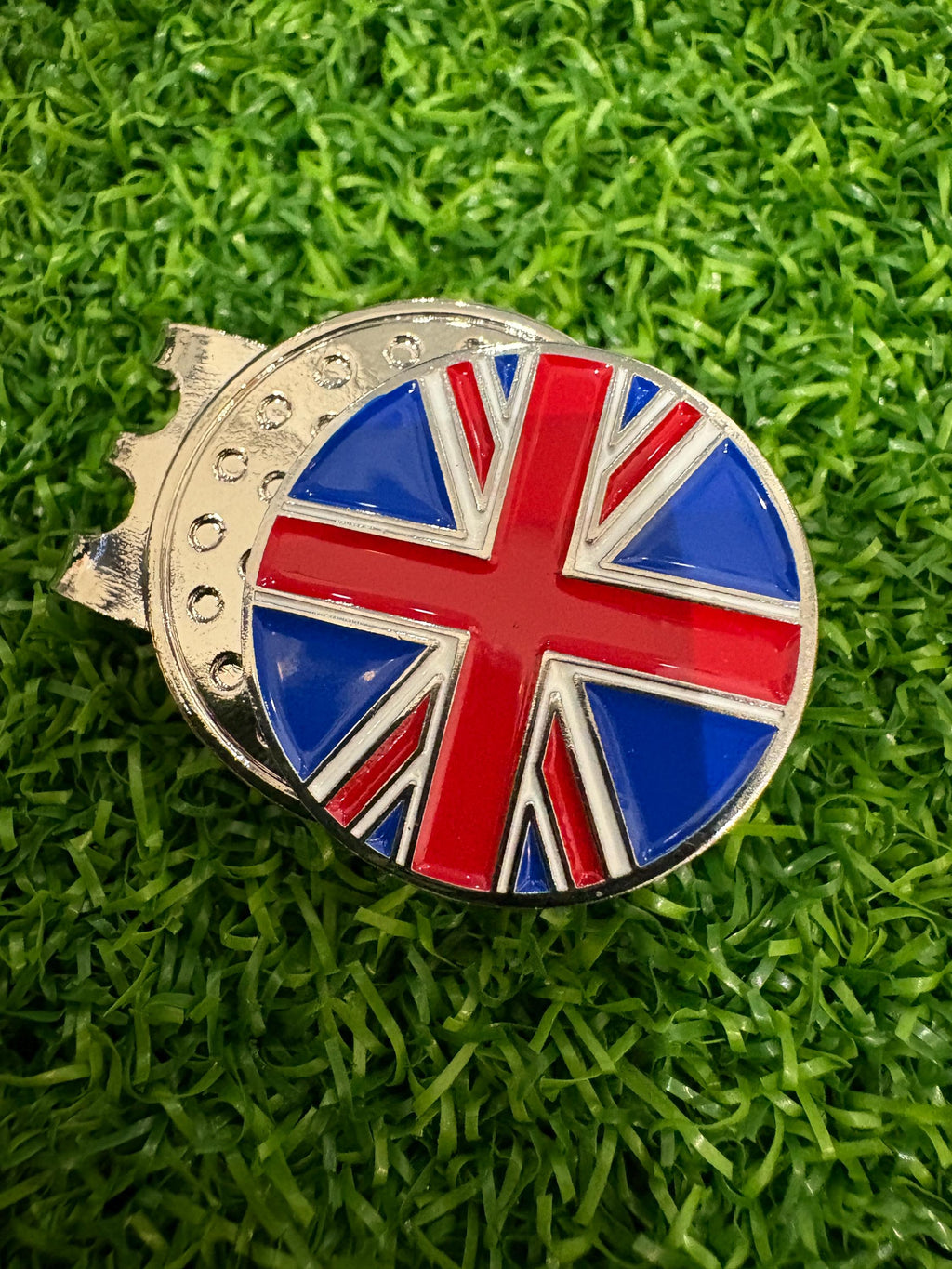 Union Jack UK flag golf ball marker with magnetic hat clip