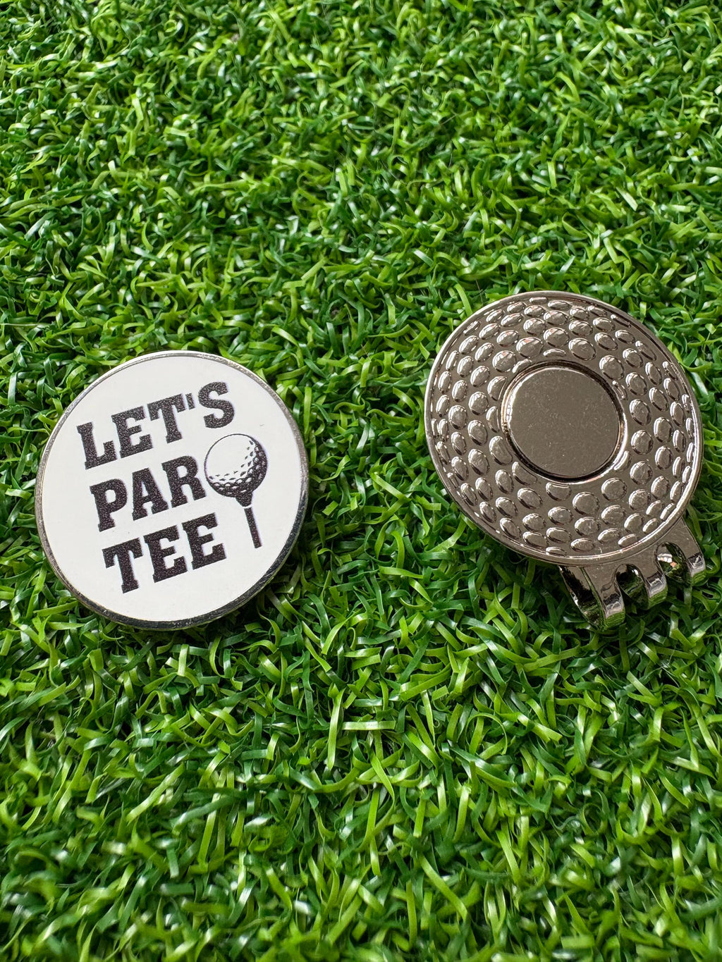 Golf ball marker with hat clip