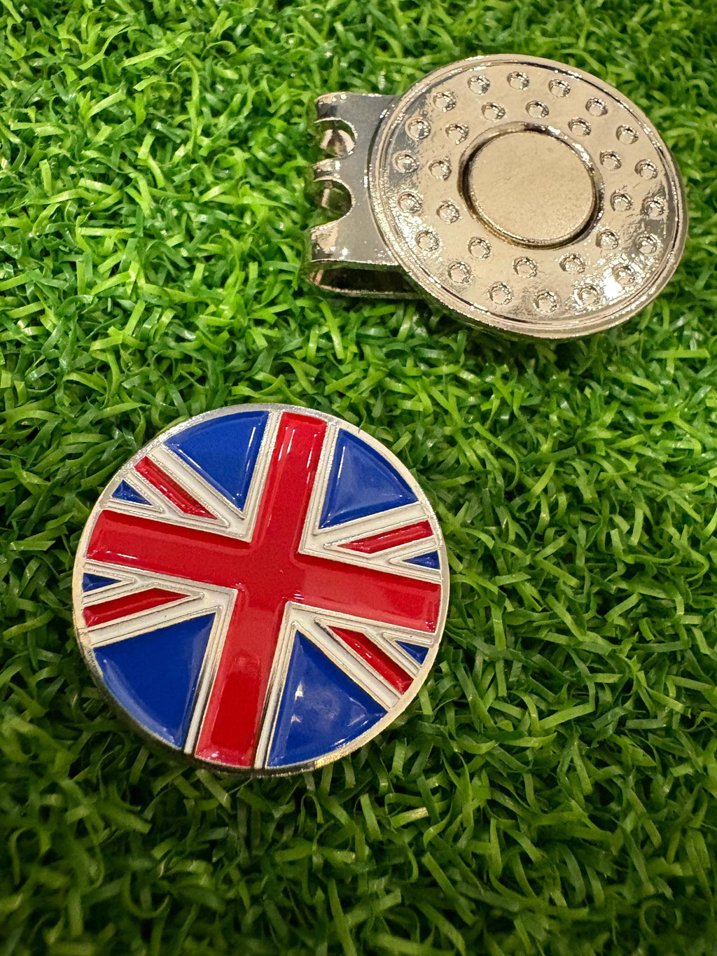 Union Jack UK flag golf ball marker with magnetic hat clip