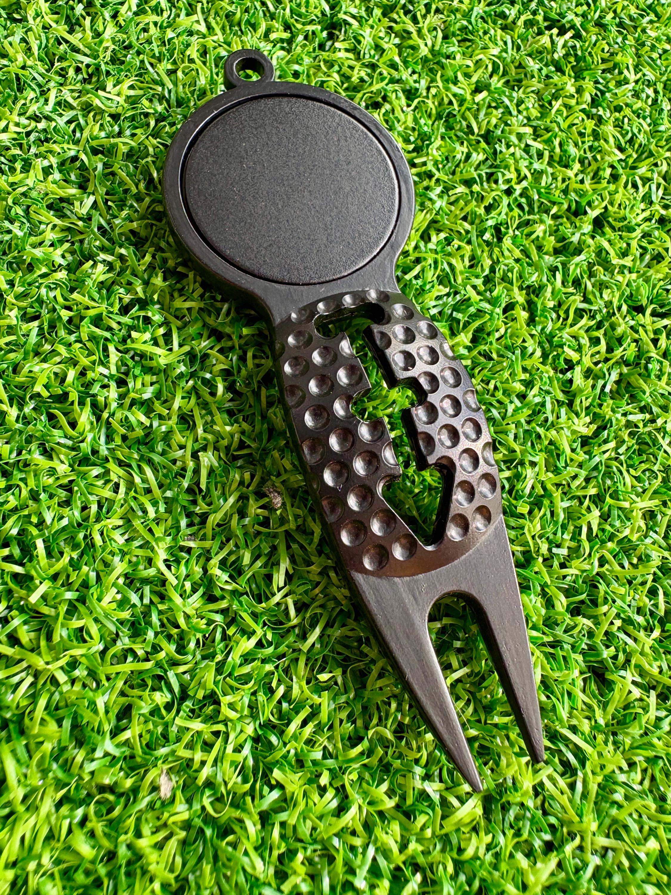 Golf ball line marker drawing, divot tool, ball marker, 3-in-1